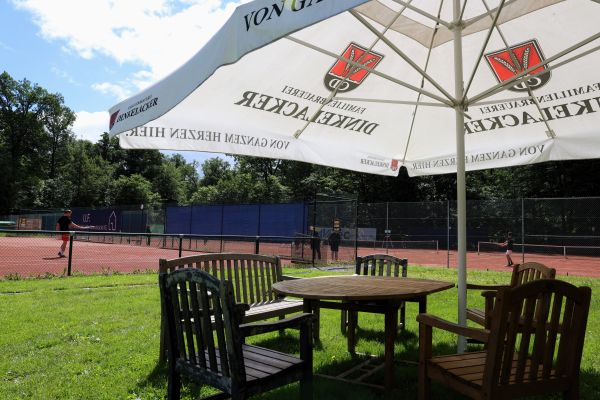 Tennisspieler auf dem Platz